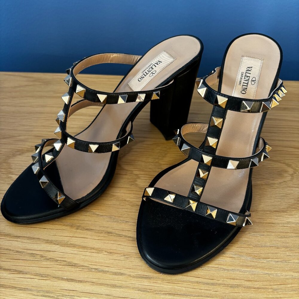 VALENTINO ROCKSTUD CALFSKIN LEATHER SLIDE SANDAL - Brand new